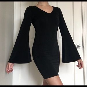 Nasty Gal XS Black skinny dress with Flare sleeves